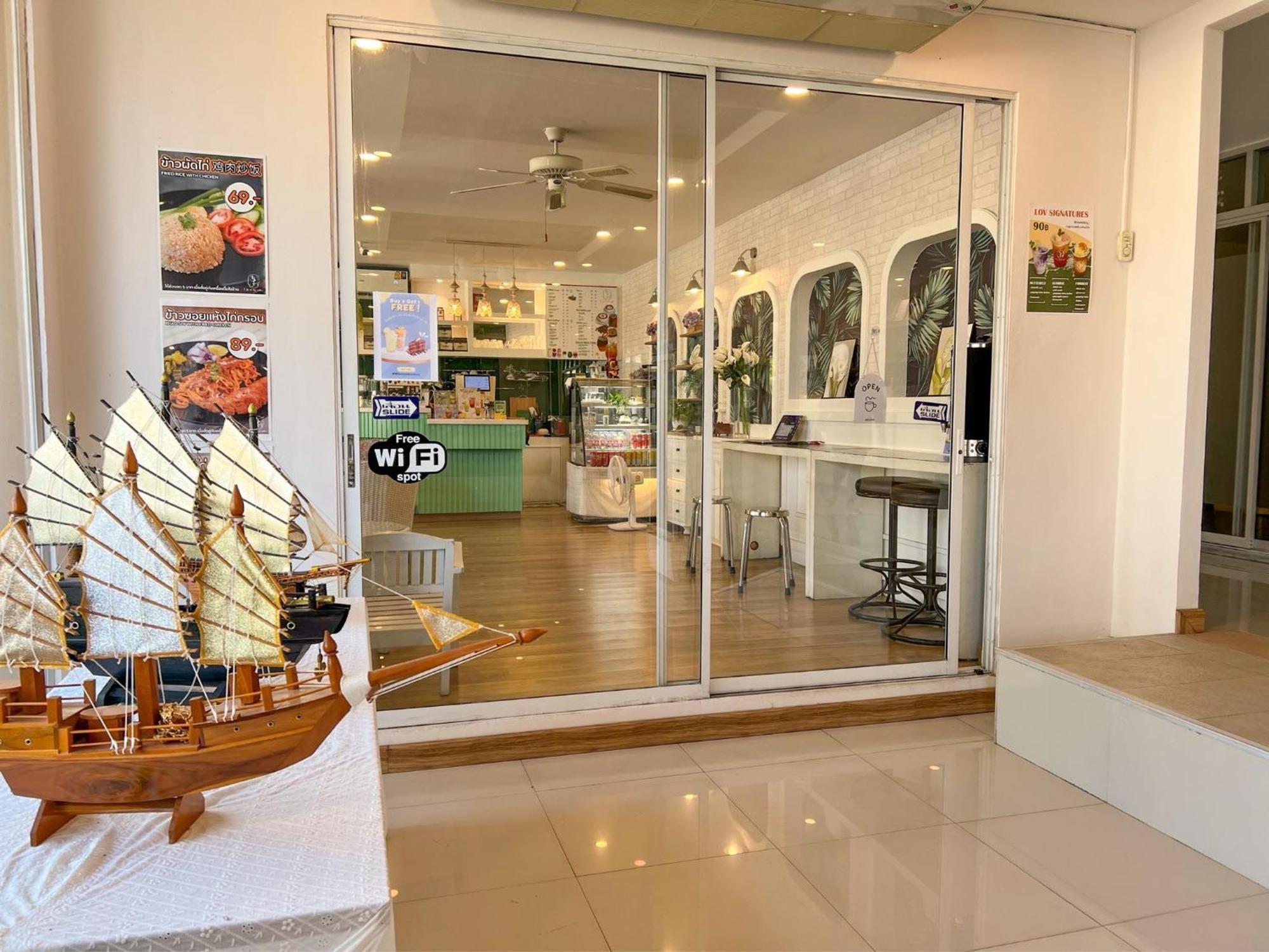 Inspire House Hotel Chiang Mai Exterior photo